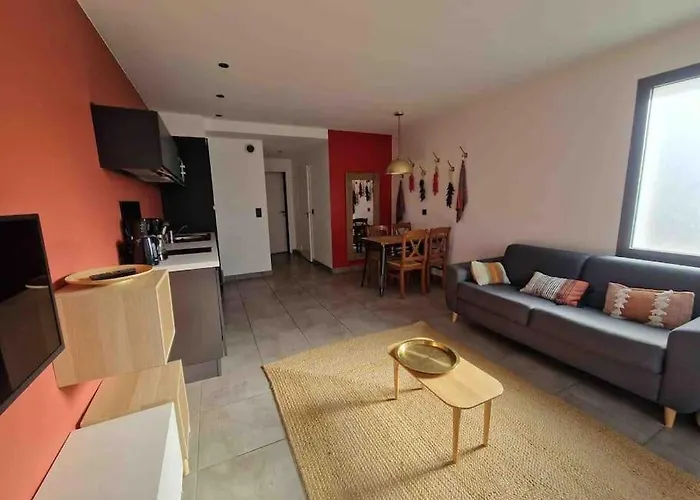 T2, Coeur Village Basque Terrasse Ezpeleta