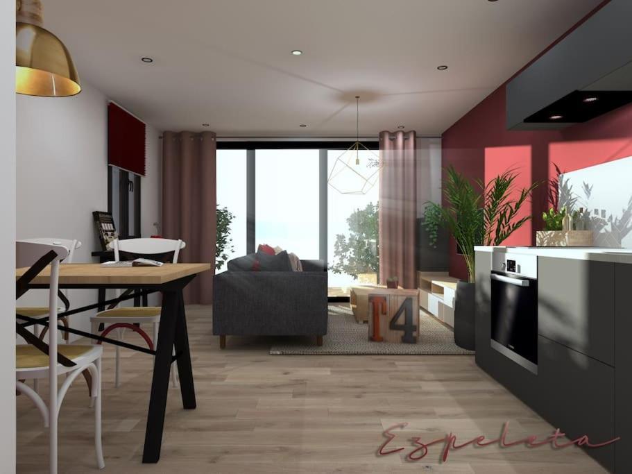 T2, Coeur Village Basque Terrasse Ezpeleta